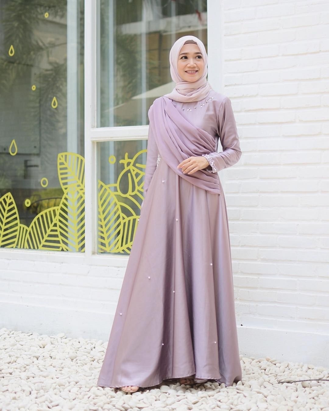 baju kondangan simple hijab dengan dress kekinian