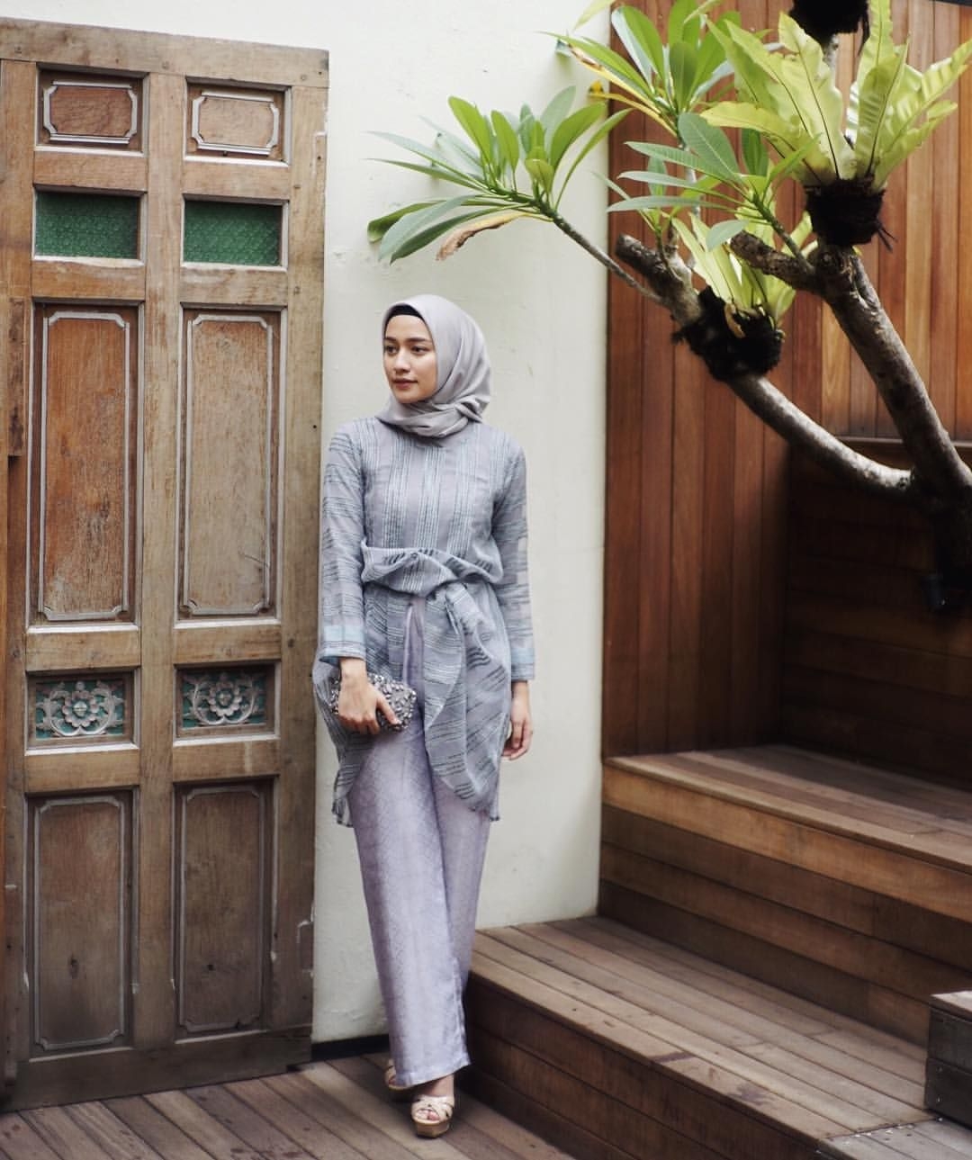 baju kondangan simple hijab dengan kebaya model blouse