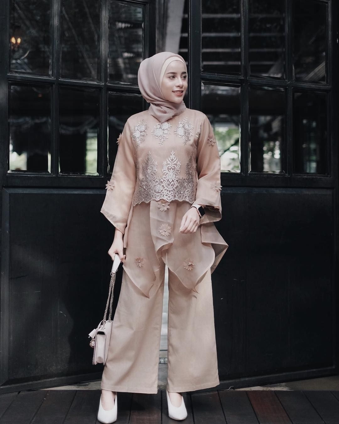baju kondangan simple hijab dengan warna senada
