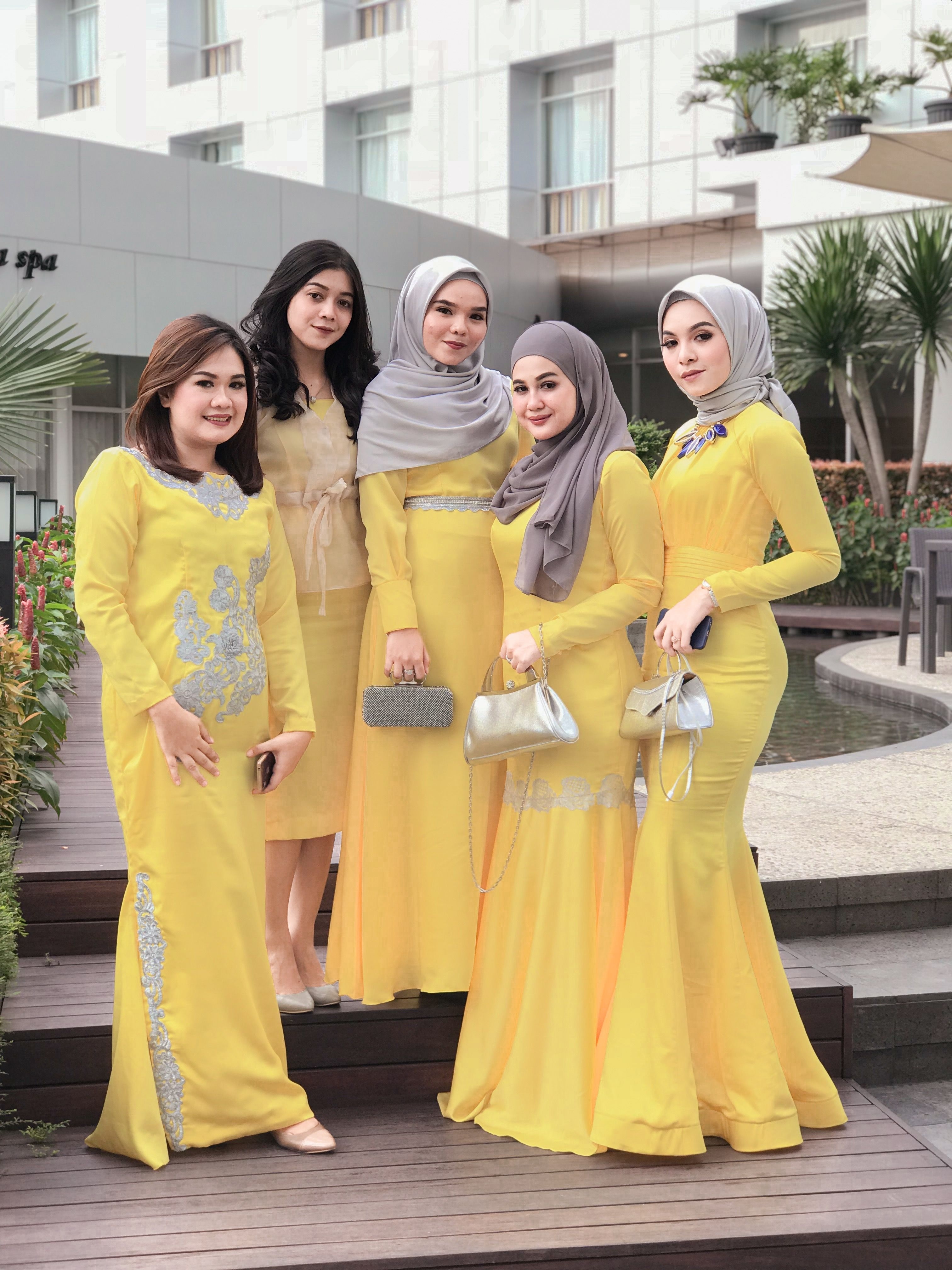 Dress kuning cetar
