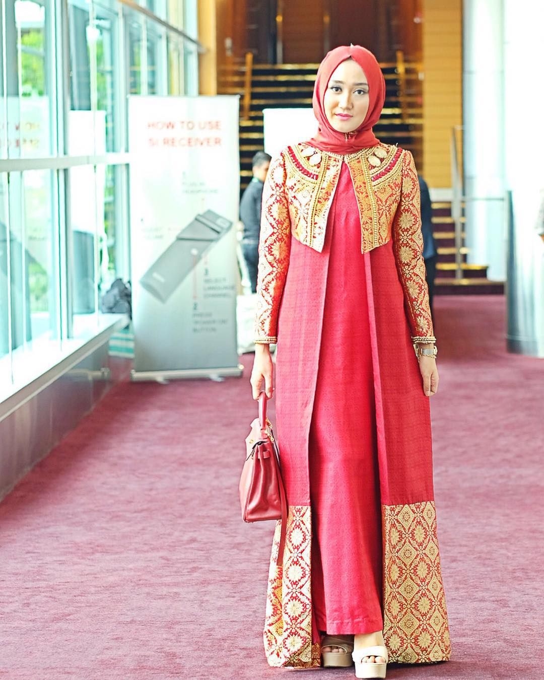 Gamis red