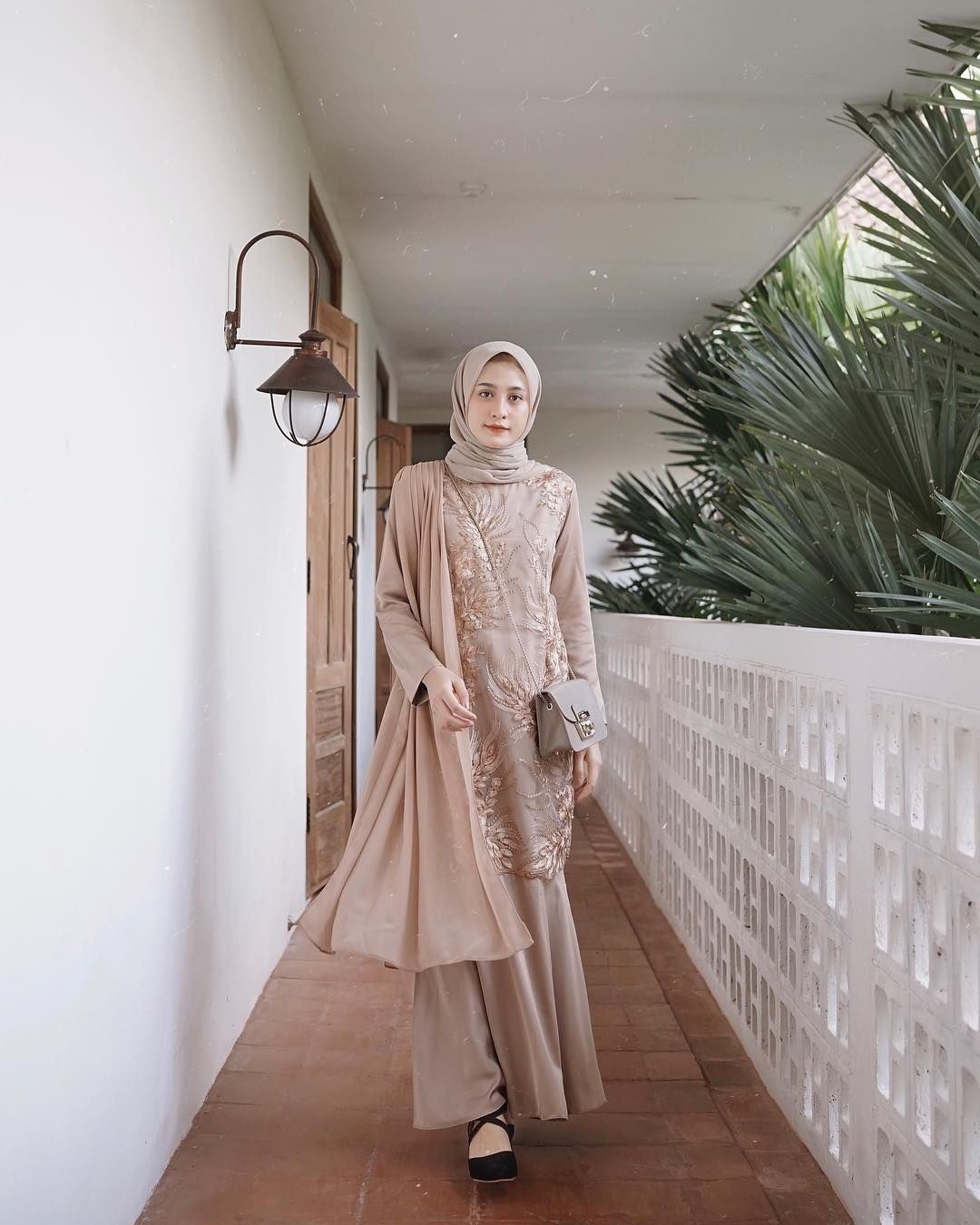 kebaya wisuda modern hijab dengan dress kekinian