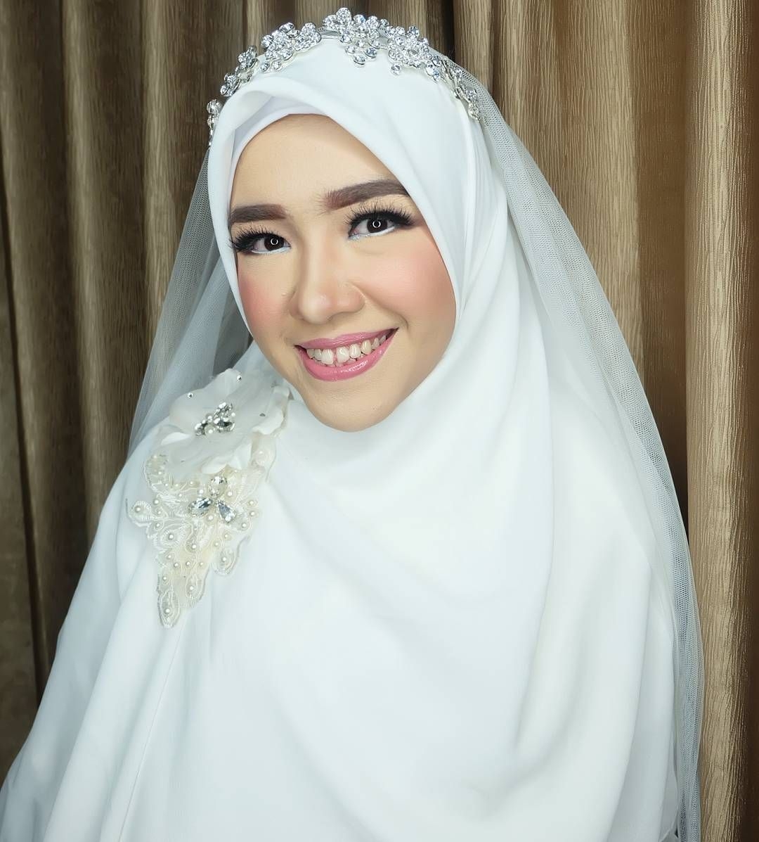 Tutorial make up natural hijab untuk acara pernikahan yang syar'i
