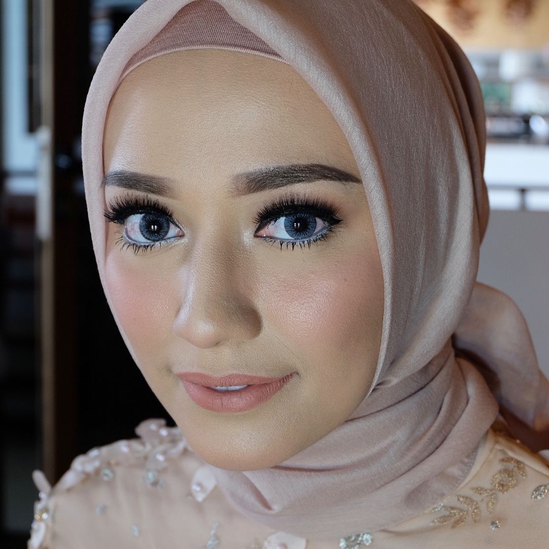 Tutorial make up natural hijab untuk acara pertunangan