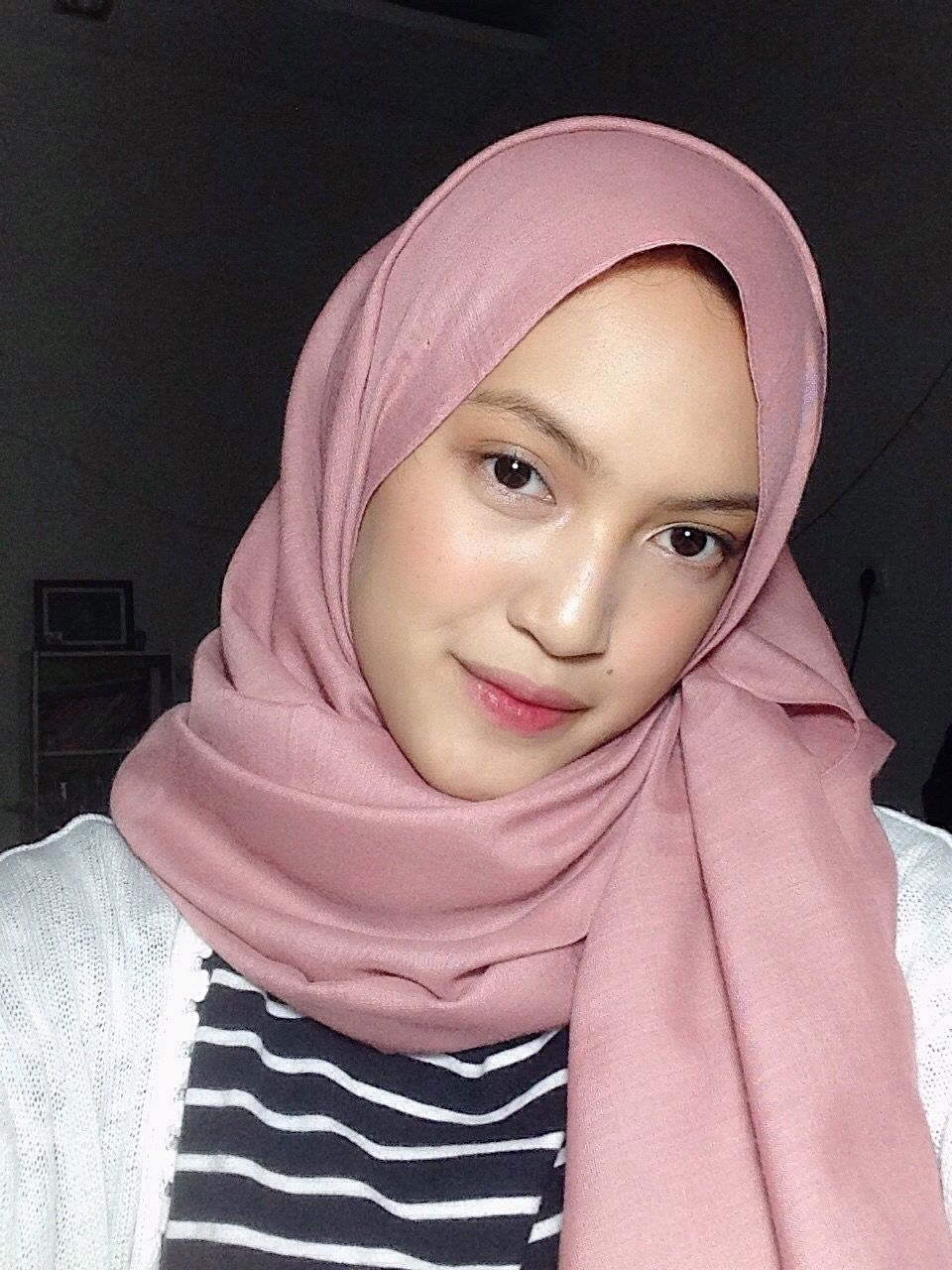 Tutorial make up natural hijab untuk ke kampus