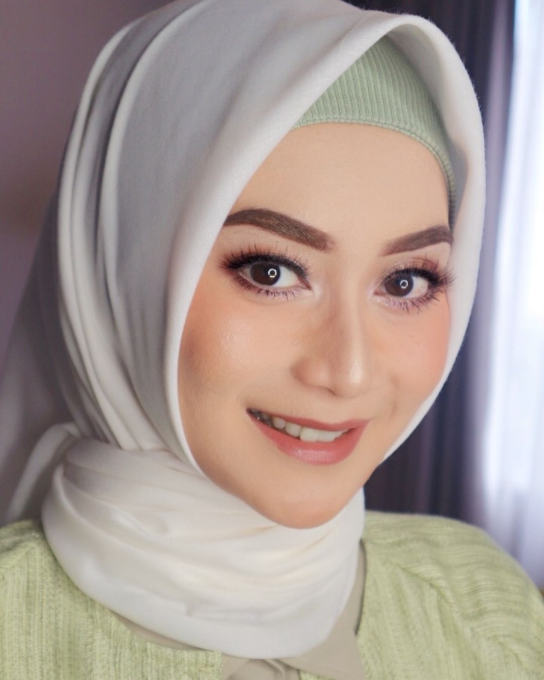 Tutorial make up natural hijab yang flawless