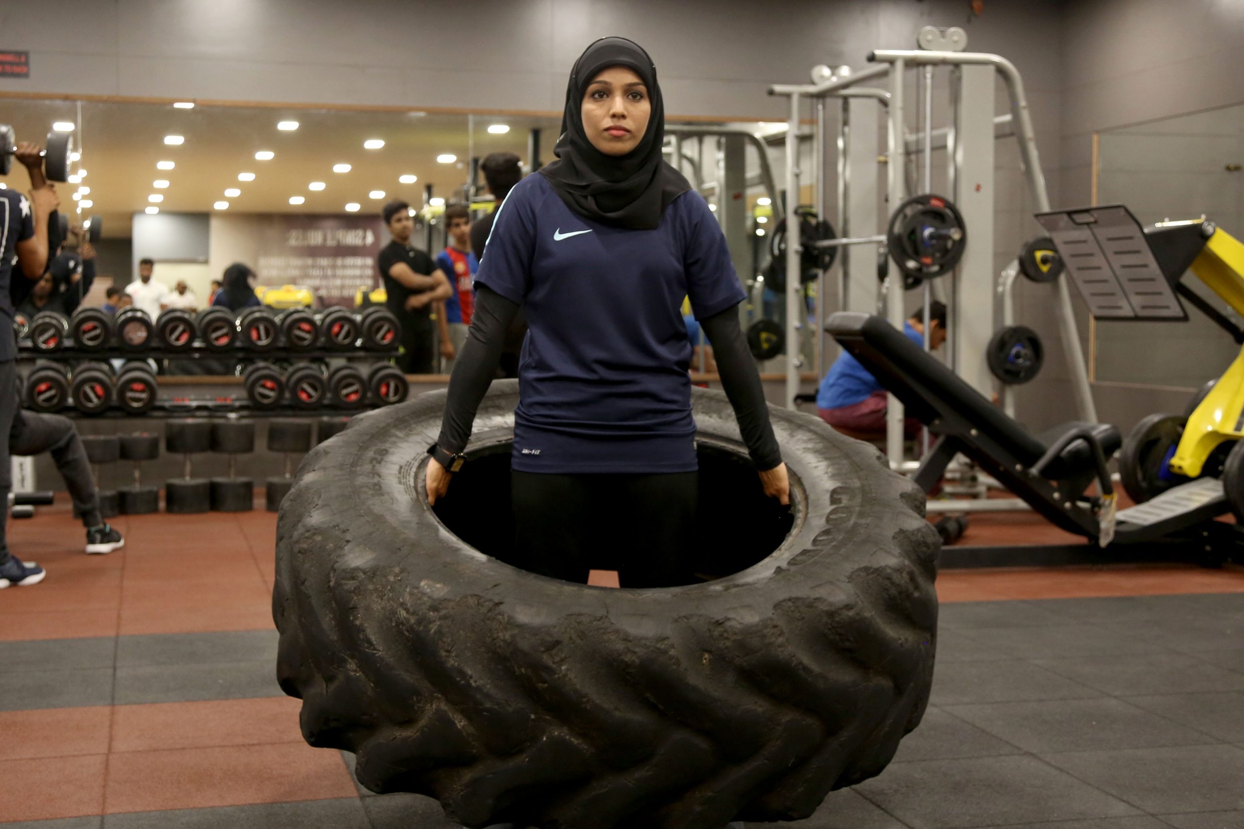 a hijab wearing muslim bodybuilder breaks stereotypes in india