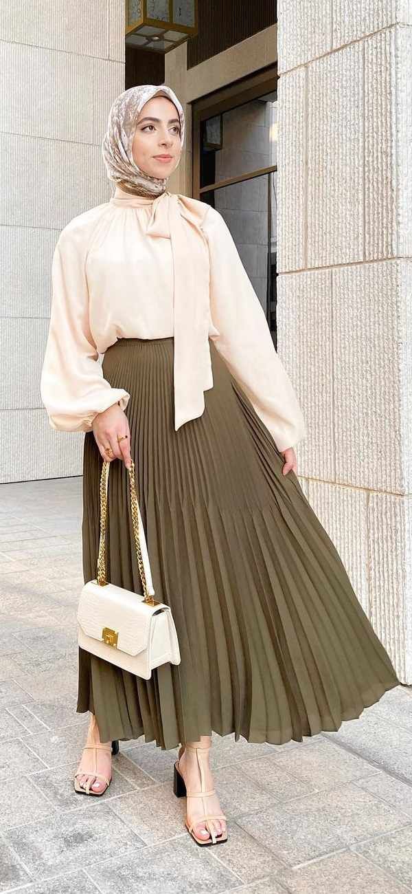 25 Easy, Breezy Maxi Skirt Outfits No Woman Should Miss