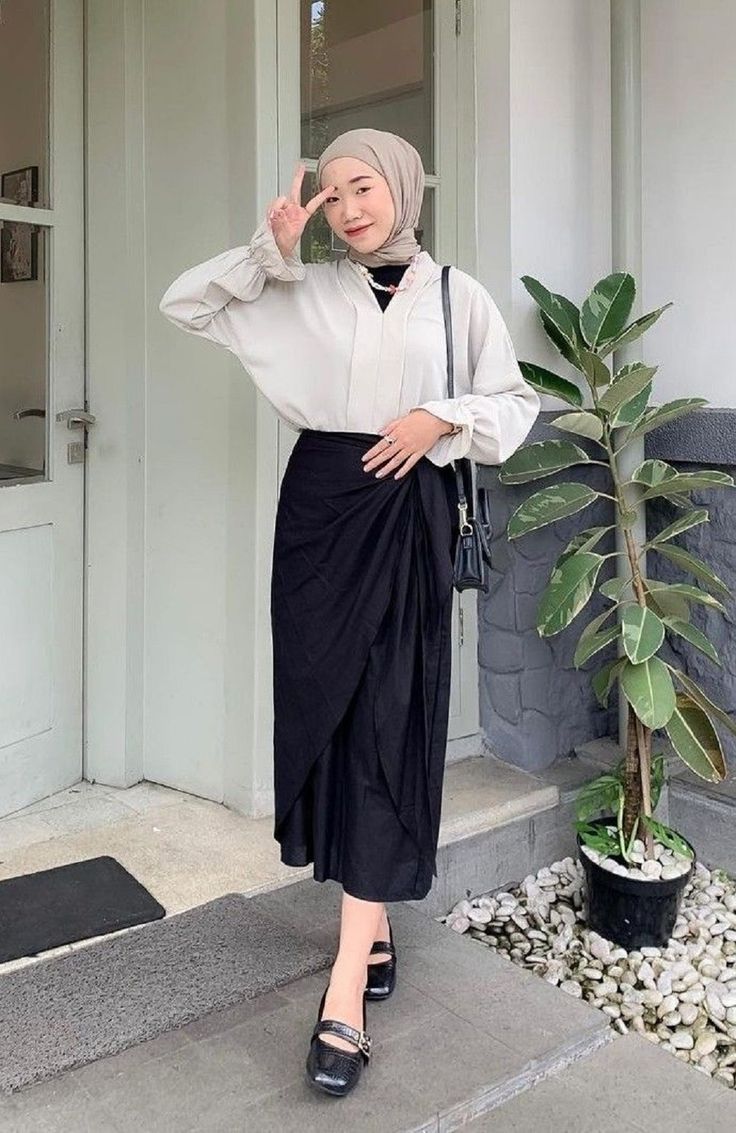 Ide Mix And Match Outfit Hijab Dengan Simple Menggunakan Rok ,Kulot ,Kemeja Maupun Gamis Influencer